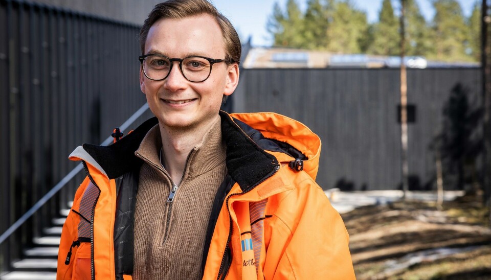 Edward er født og oppvokst på Åbogen i Eidskog. Etter studier har han flyttet hjem til Kongsvinger for å gjøre karriere i Ø.M. Fjeld-konsernet.