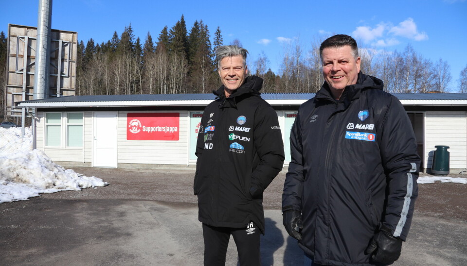Vegard Hansen (t.v.) og Rune Lundgren håper og tror at uteserveringen blir godt tatt i mot av supporterne.