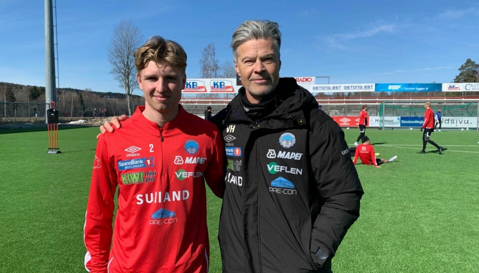 Oscar Solnørdal møtte Vegard Hansen og sine nye lagkamerater under lørdagens trening.