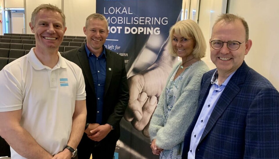 Bo Lindblad (f.v.), Morten Heierdal og Anders Solheim fra Antidoping Norge sammen med Hanne Alstrup Velure fylkesgruppeleder for Innlandet Høyre.