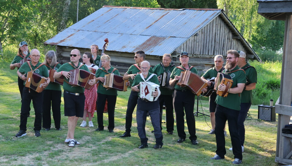 Søndre Finnskogen spellemannslag holdt konsert på Austmarka bygdetun på Sankthansaften.