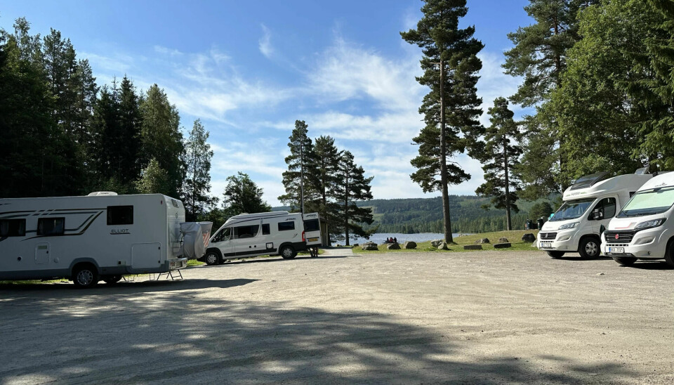 Kongsvinger kommune regulerer parkeringsmulighetene på Bæreia, slik at badegjester ikke skal oppleve at bobilturister okkuperer parkeringsplassene.