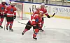 Niklas Egnersson rekte tunge til Furuset 2 i sitt comeback på hockeybanen.