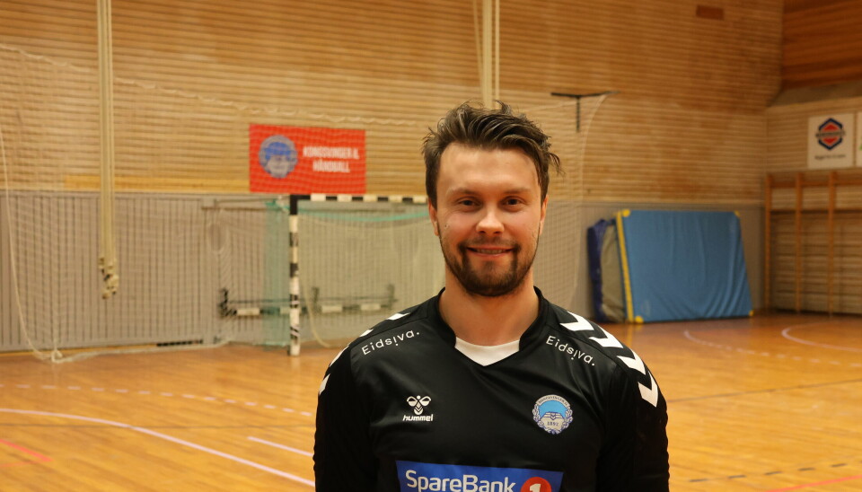 Trener Sindre Sæther hadde høy puls gjennom det meste av kampen mot NIT-HAK torsdag. Det endte med poengdeling for KIL Håndball etter en ikke alt for god dag på jobben.