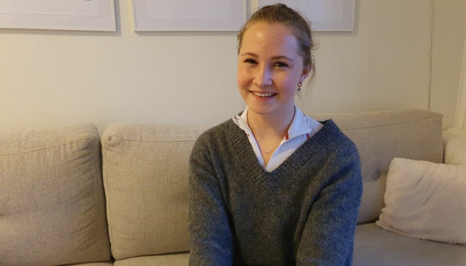 Kongsvinger-student Katharina Aafløy står på scenen i finalen i Norske Talenter på fredag.